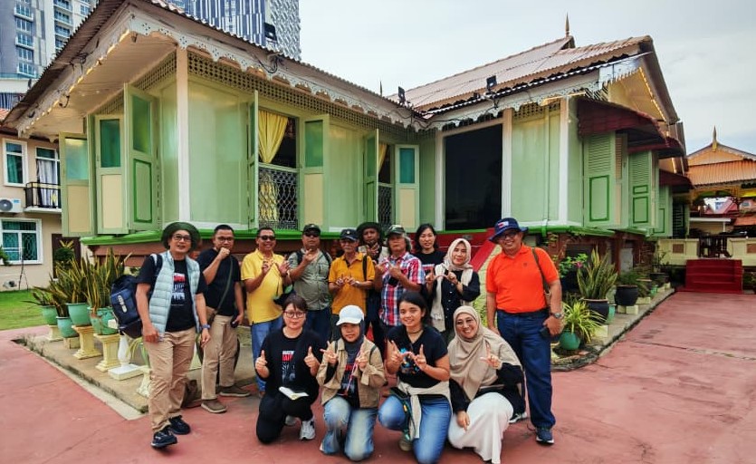 Studi Ekskursi Arsitektur IAI Kepri ke Kampung Morten, Melaka